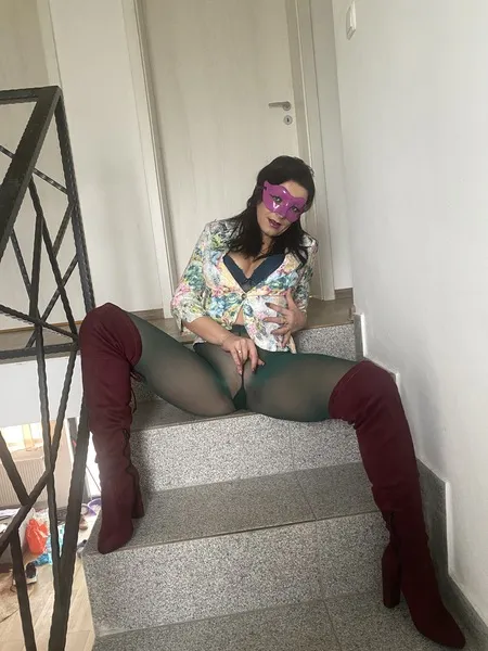 Live sex webcam photo for MilfyCalla #6180132