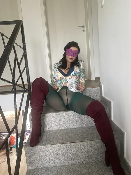 Live sex webcam photo for MilfyCalla #6180130