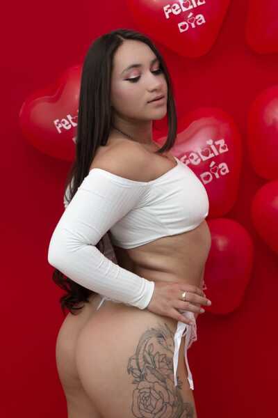 Live sex webcam photo for Abbyprincess19 #6109452