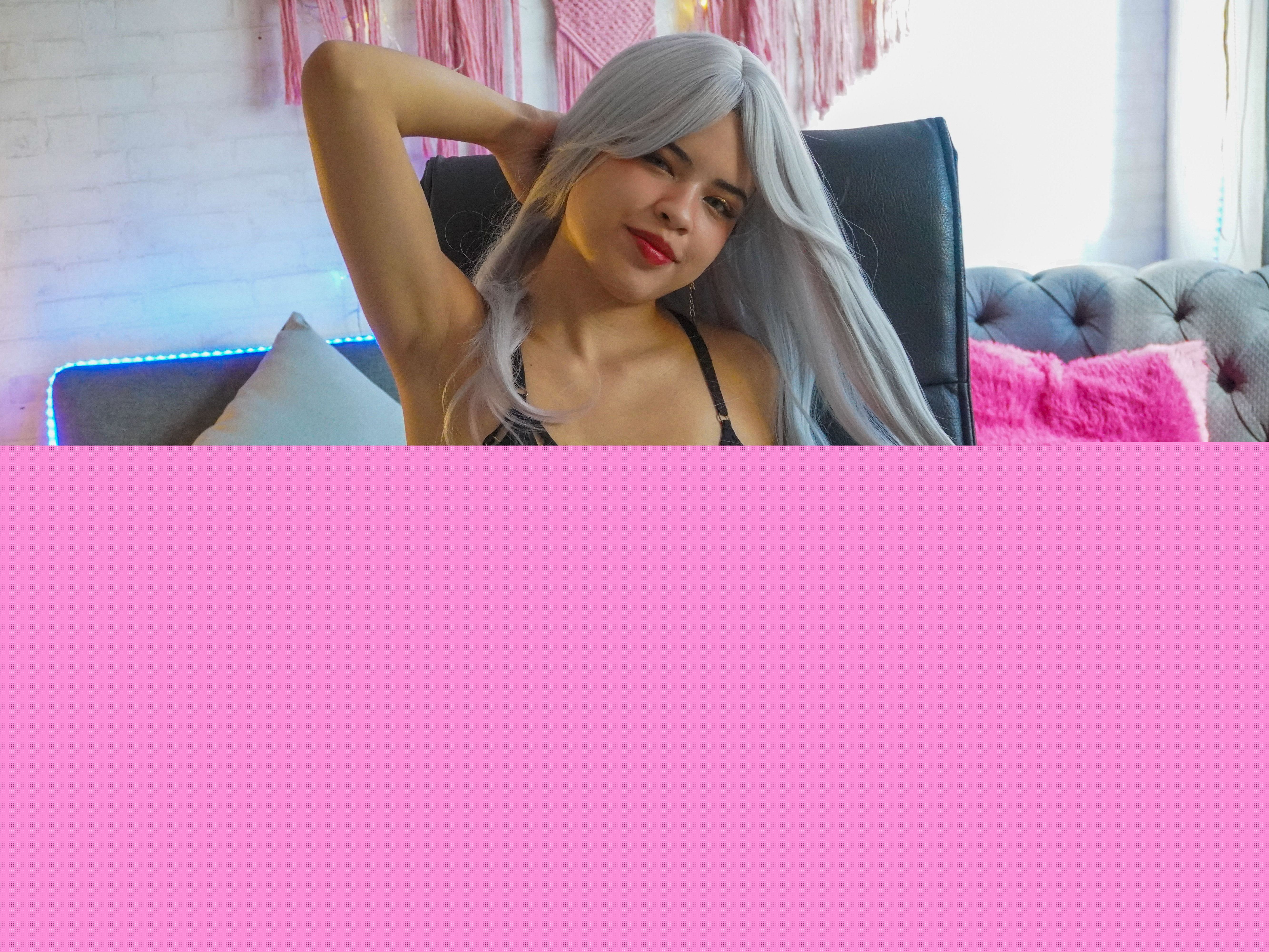 Live sex webcam photo for XiomiRodriguez #5920932