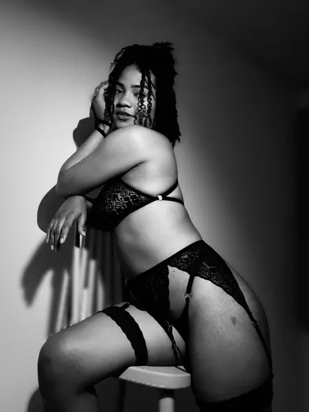 Live sex webcam photo for CandyBron #6056818