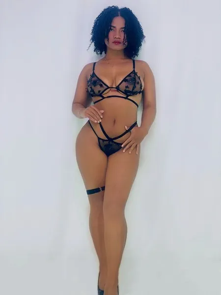 Live sex webcam photo for CandyBron #7055976