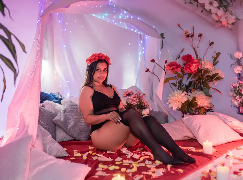 Live sex webcam photo for EmiNovely #6072677