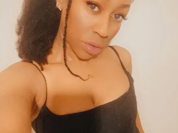 Live sex webcam photo for CaramelSweetKisses #5840044