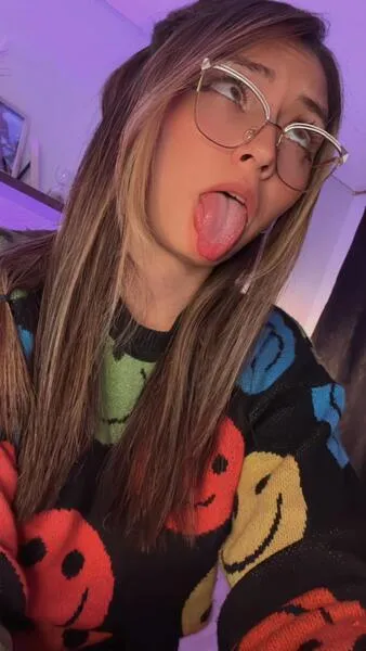 Live sex webcam photo for MiaCollinx #6132924