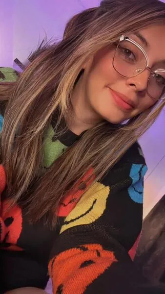 Live sex webcam photo for MiaCollinx #6132921