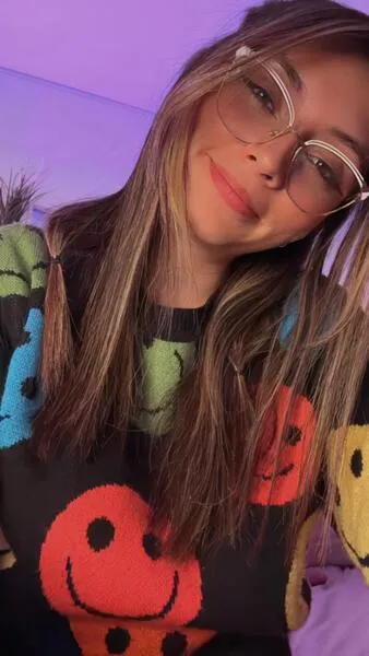 Live sex webcam photo for MiaCollinx #6132922