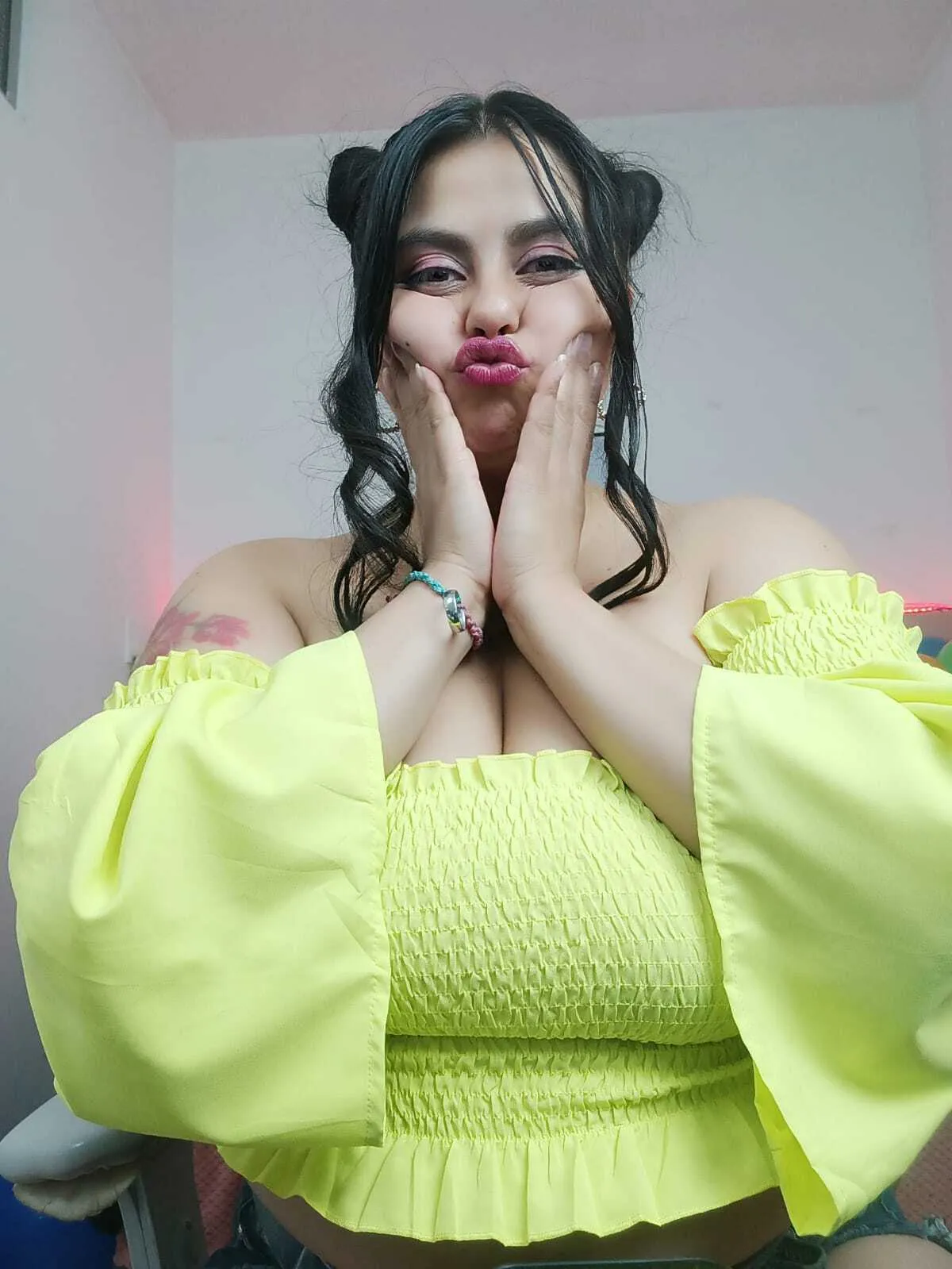 Live sex webcam photo for celestehot707rs #7830456