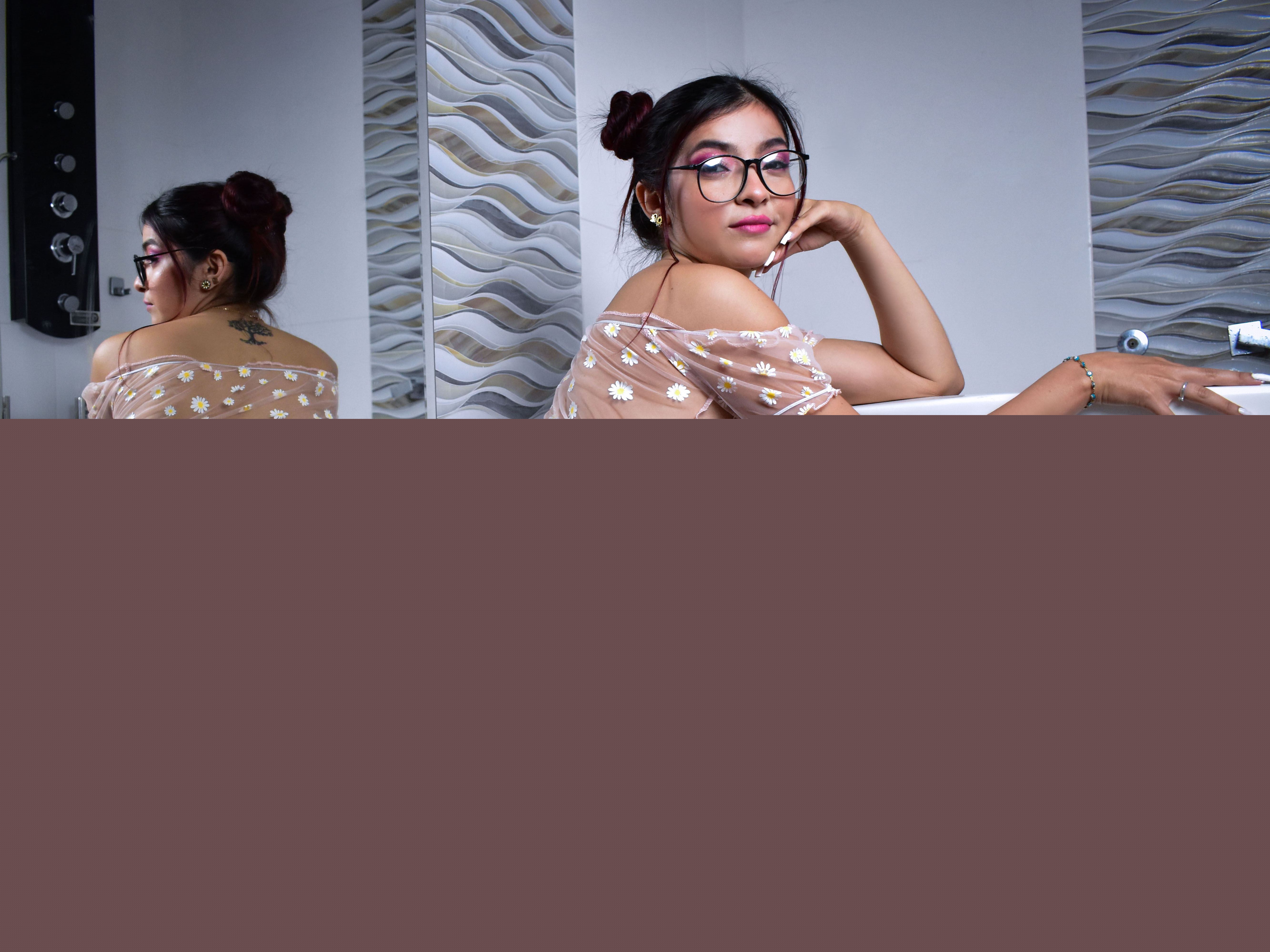 Live sex webcam photo for MelanyWW #5940386