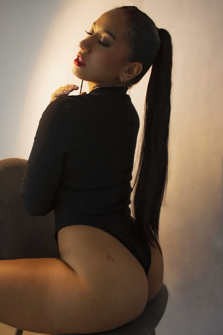 Live sex webcam photo for ZhoeKiss #7950531