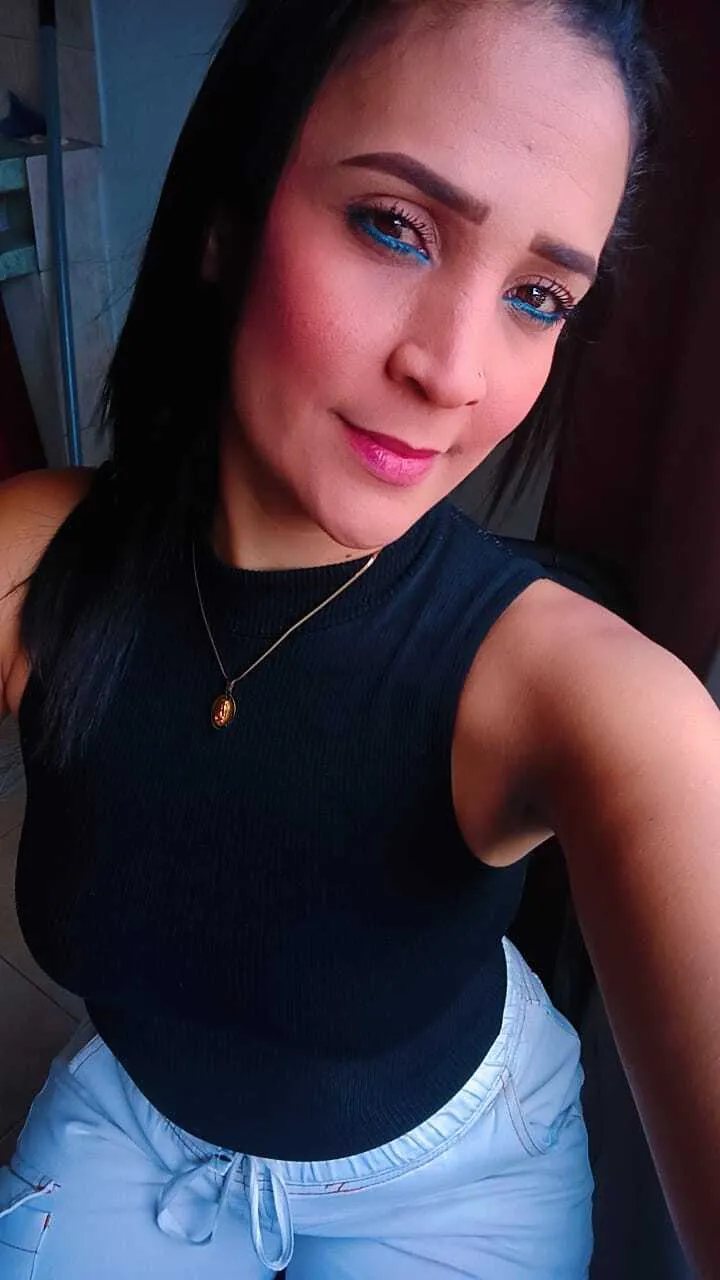 Live sex webcam photo for MILAHOT23 #7483262