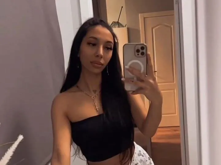 Live sex webcam photo for KarlaaLove #5850444