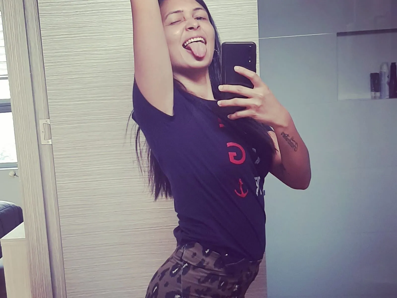 Live sex webcam photo for SofiaaCam #5917678