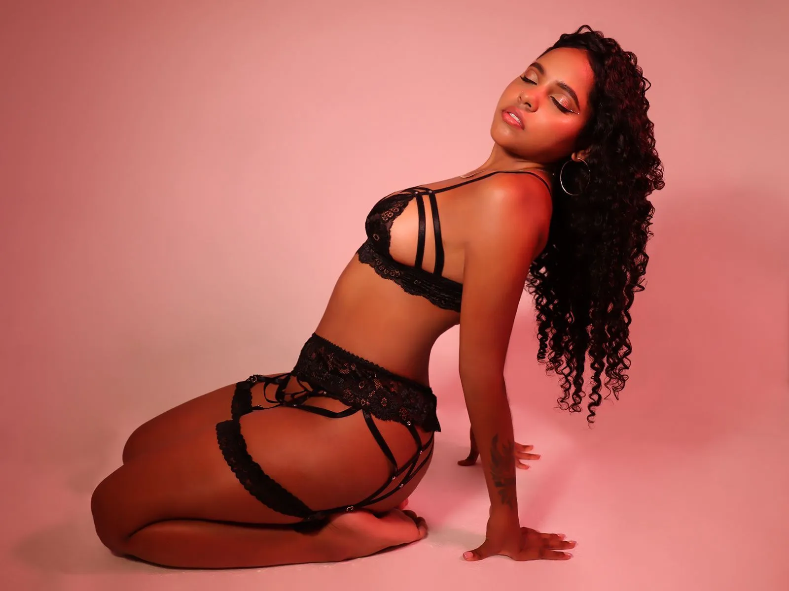 Live sex webcam photo for LilyBennett #5887734