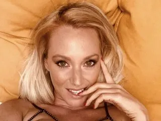 Live sex webcam photo for VictoriaDeVine #7090930