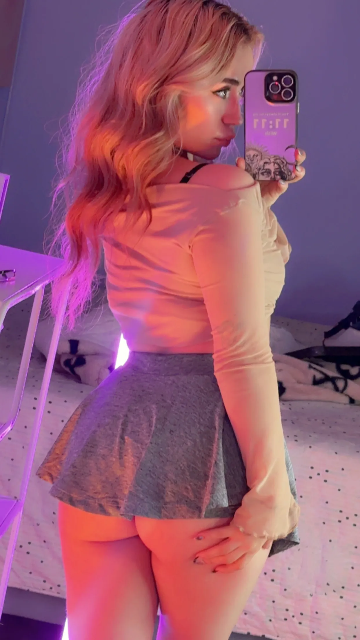 Live sex webcam photo for Alejamillan18 #8622514