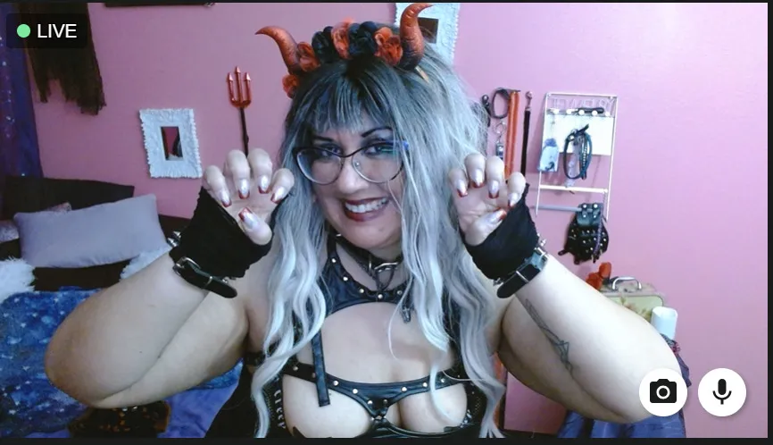 Live sex webcam photo for ChaosKittyXO #7126990