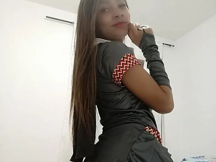 Live sex webcam photo for Myla19 #5919822