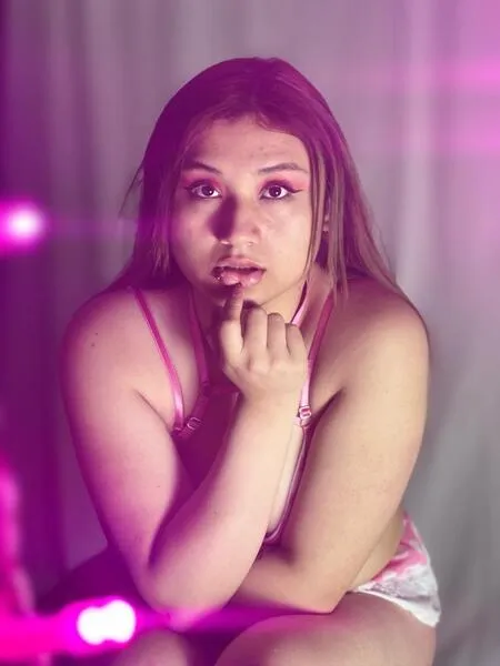 Live sex webcam photo for MiaHarveey #6056157