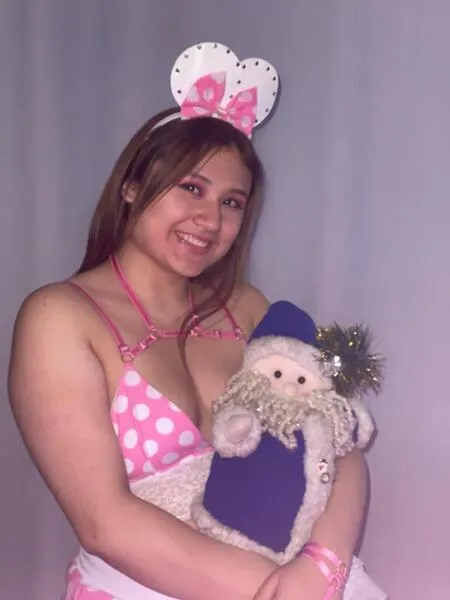 Live sex webcam photo for MiaHarveey #6056189