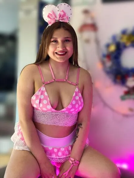 Live sex webcam photo for MiaHarveey #6056195