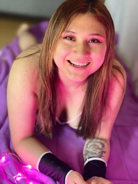 Live sex webcam photo for MiaHarveey #6056179