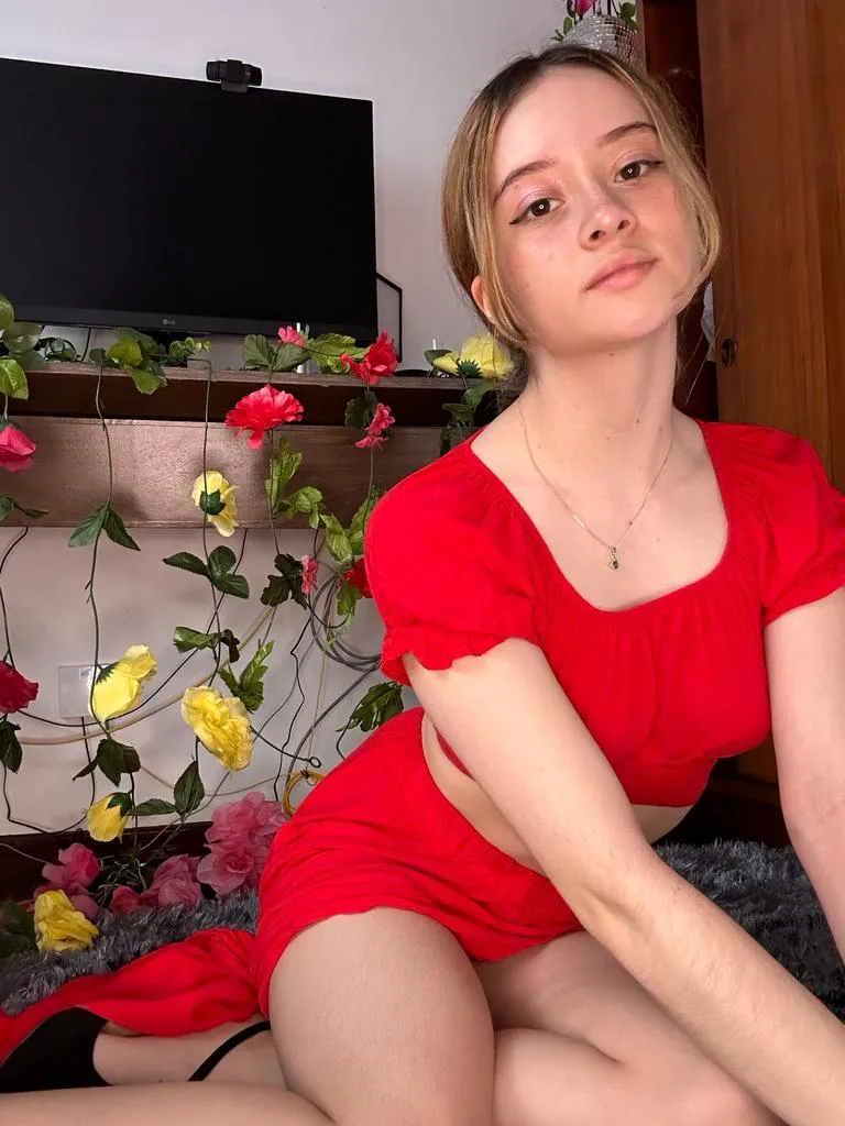 Live sex webcam photo for MollyRusssell #7363500