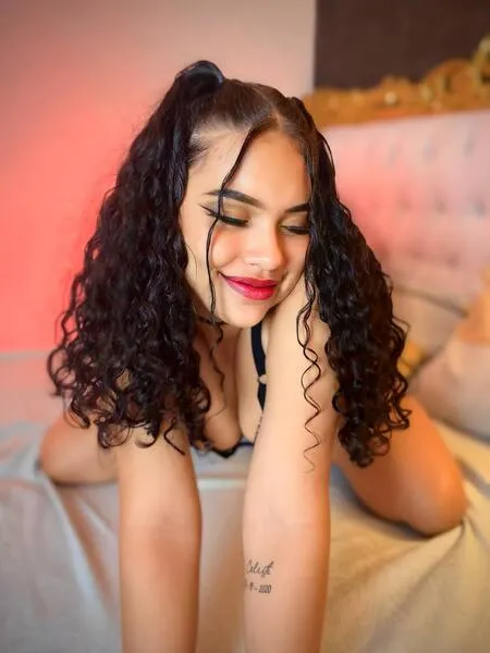 Live sex webcam photo for NinaBlair #6067317