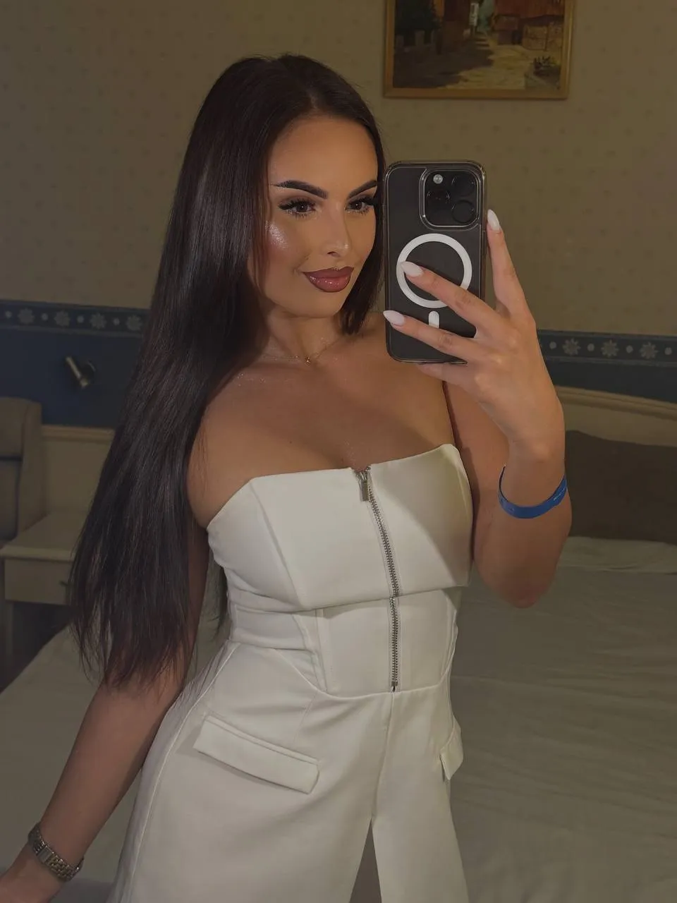 Live sex webcam photo for AlmaLuv #7894844