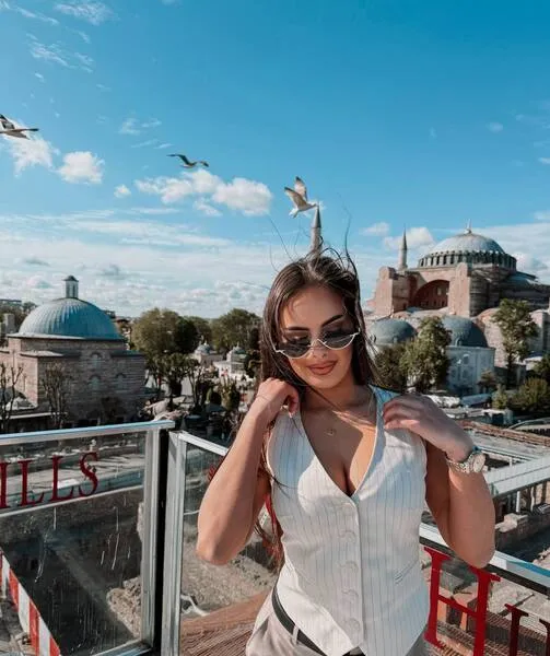 Live sex webcam photo for AlmaLuv #7894786