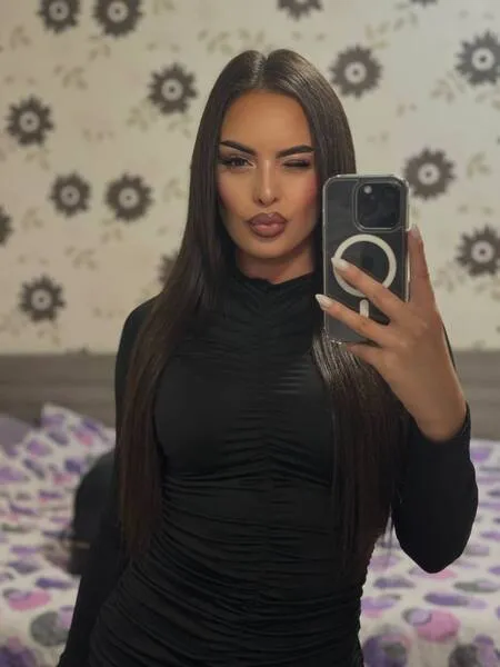 Live sex webcam photo for AlmaLuv #7894796