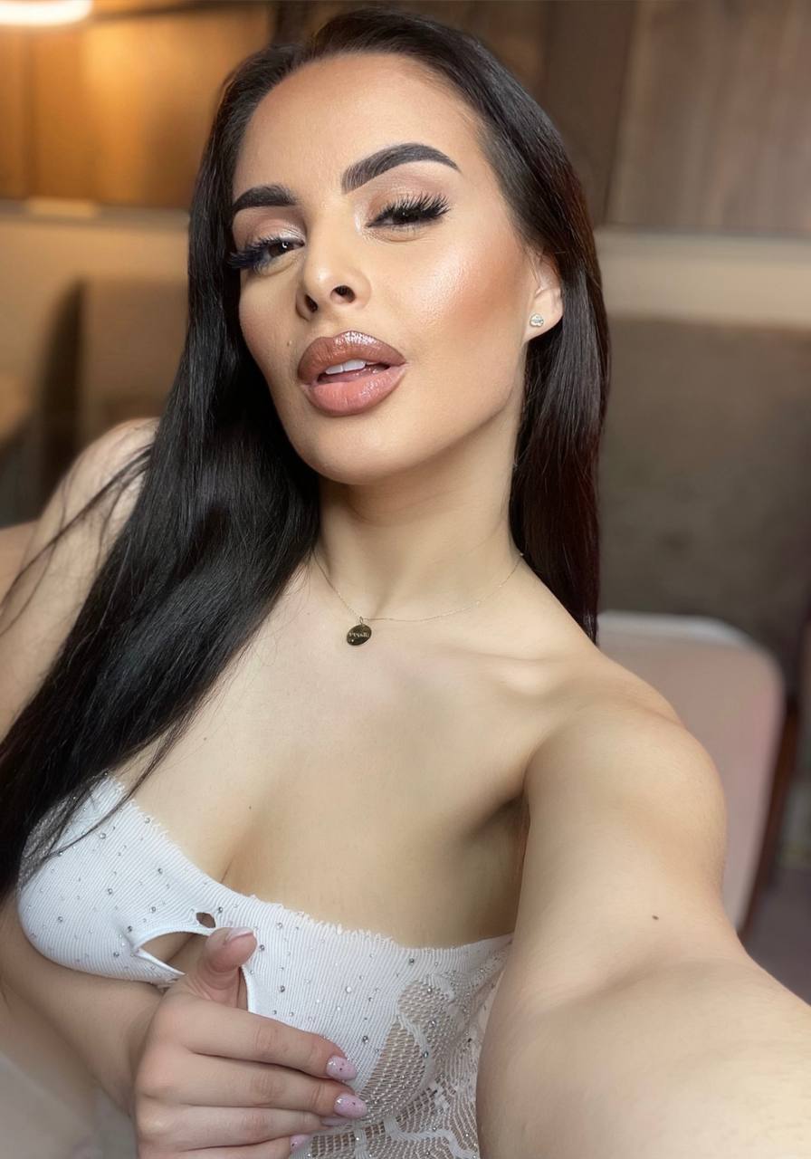 Live sex webcam photo for AlmaLuv #7894268