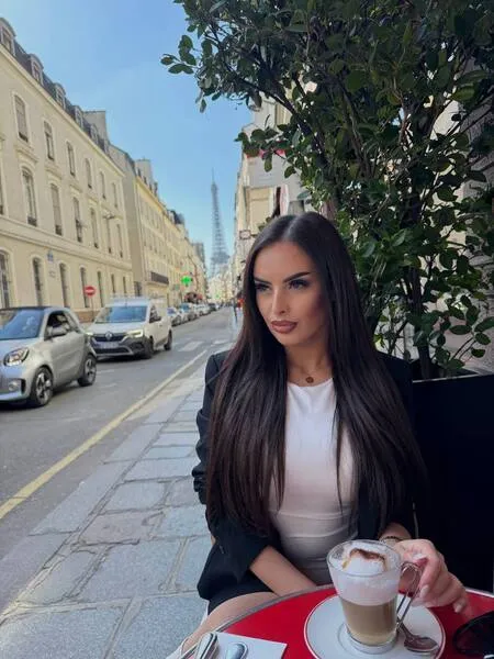 Live sex webcam photo for AlmaLuv #7894763