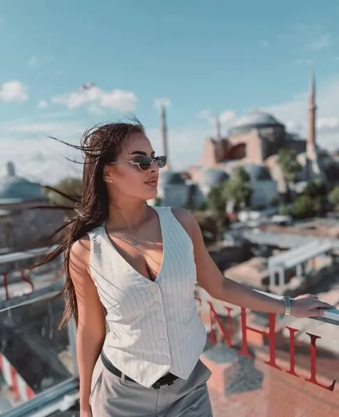 Live sex webcam photo for AlmaLuv #7894788