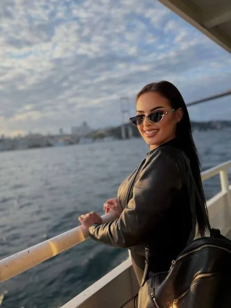 Live sex webcam photo for AlmaLuv #7894787