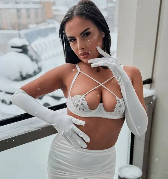 Live sex webcam photo for AlmaLuv #7894709