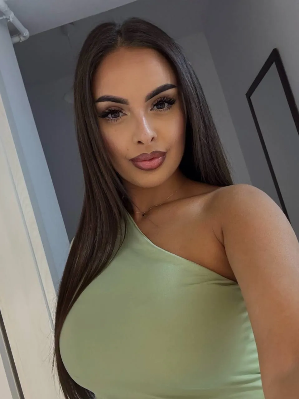 Live sex webcam photo for AlmaLuv #7894852