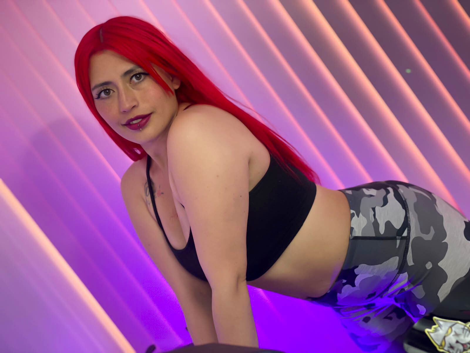 Live sex webcam photo for MelodyKlumm #7460701