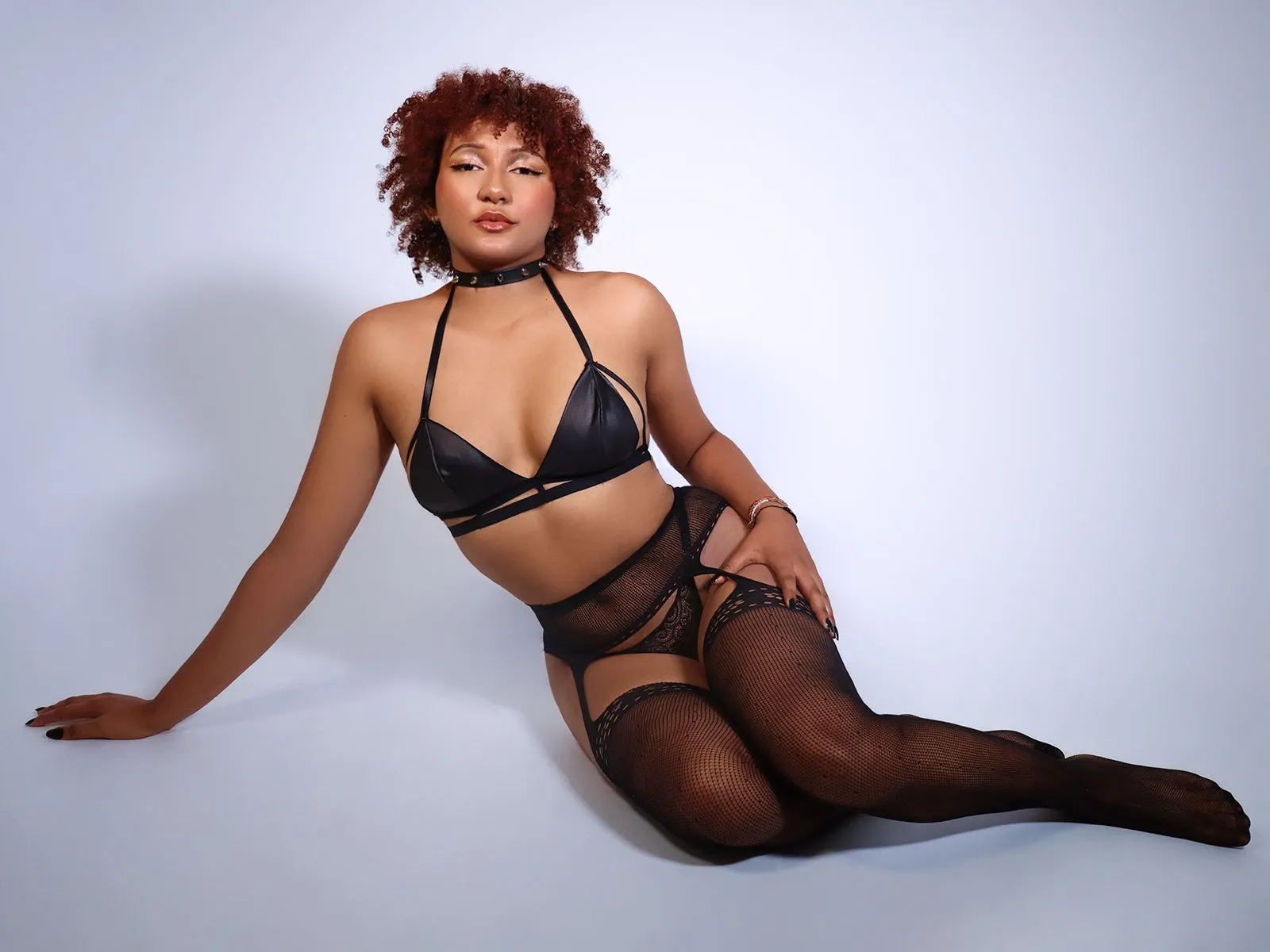 Live sex webcam photo for AngelRomi #5916750