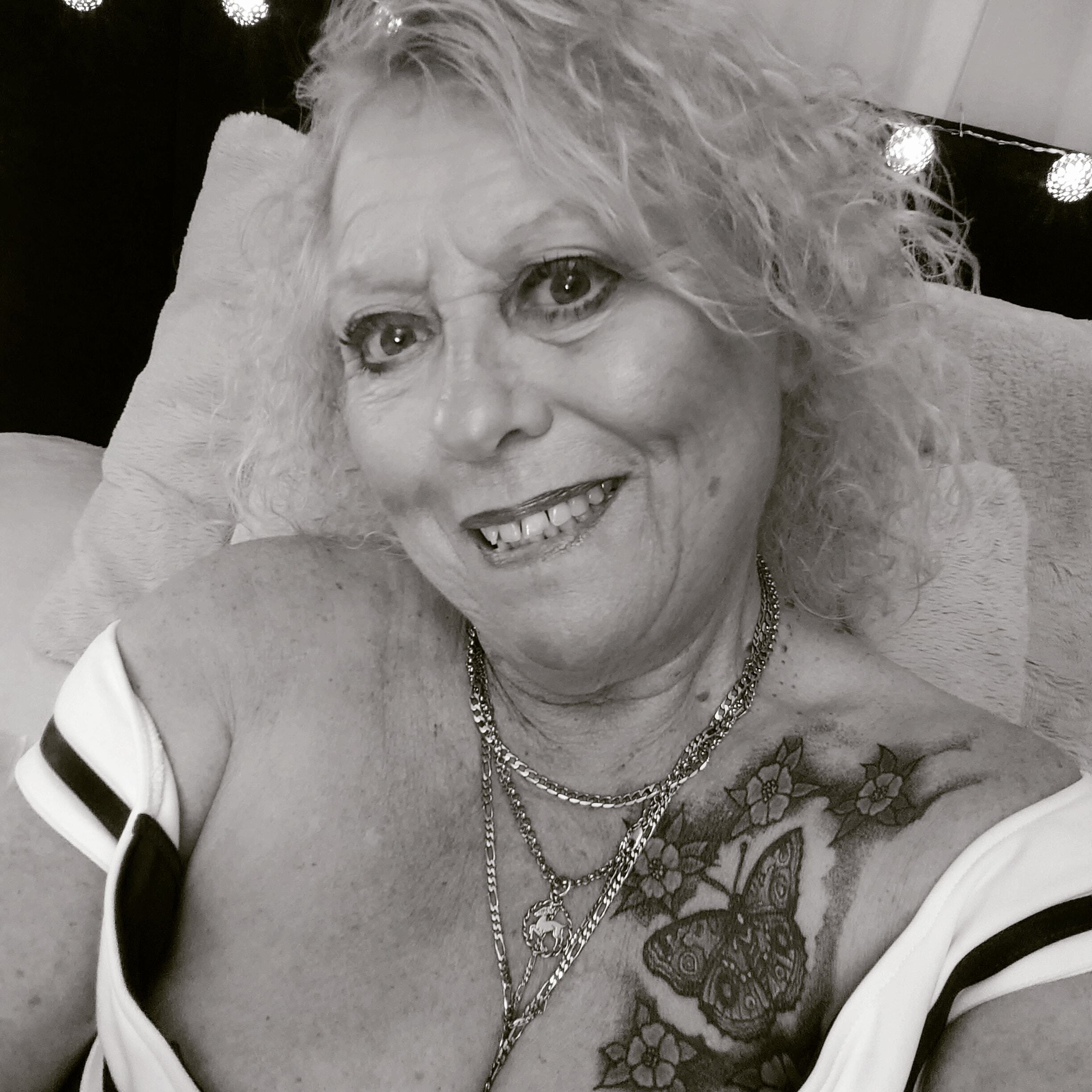 Live sex webcam photo for XoXMandyXoX #7104052