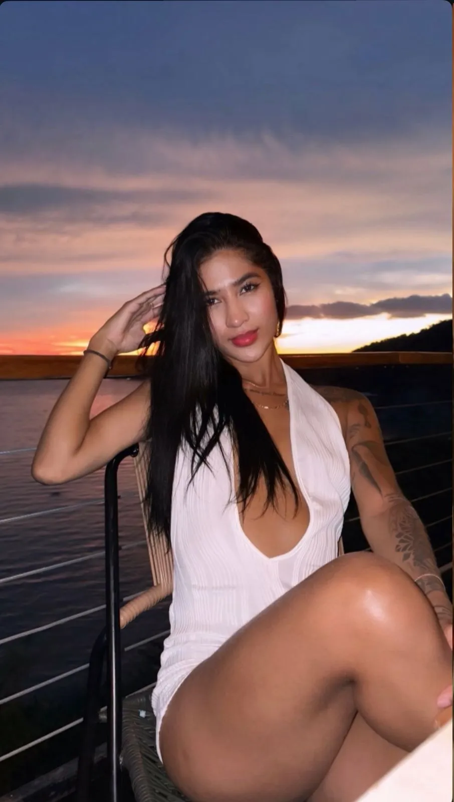 Live sex webcam photo for Jenaalovee #7886509