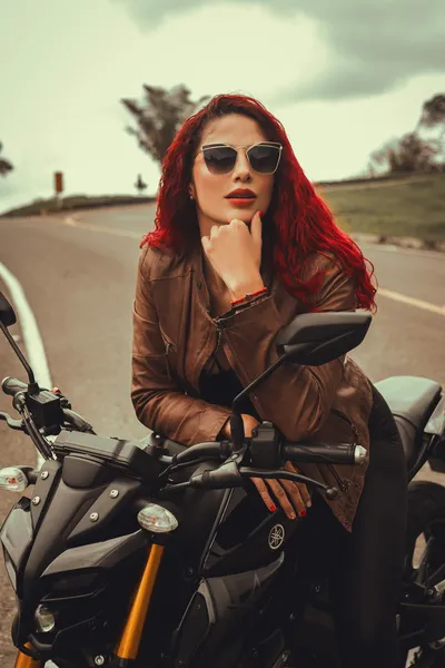 Live sex webcam photo for MirandaaFox #6246412