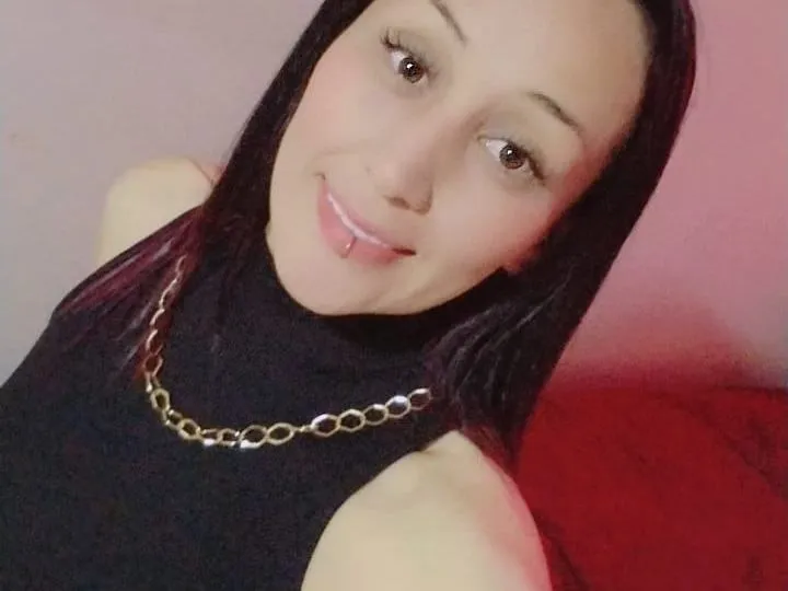 Live sex webcam photo for MELODIEBARBIER #5925688