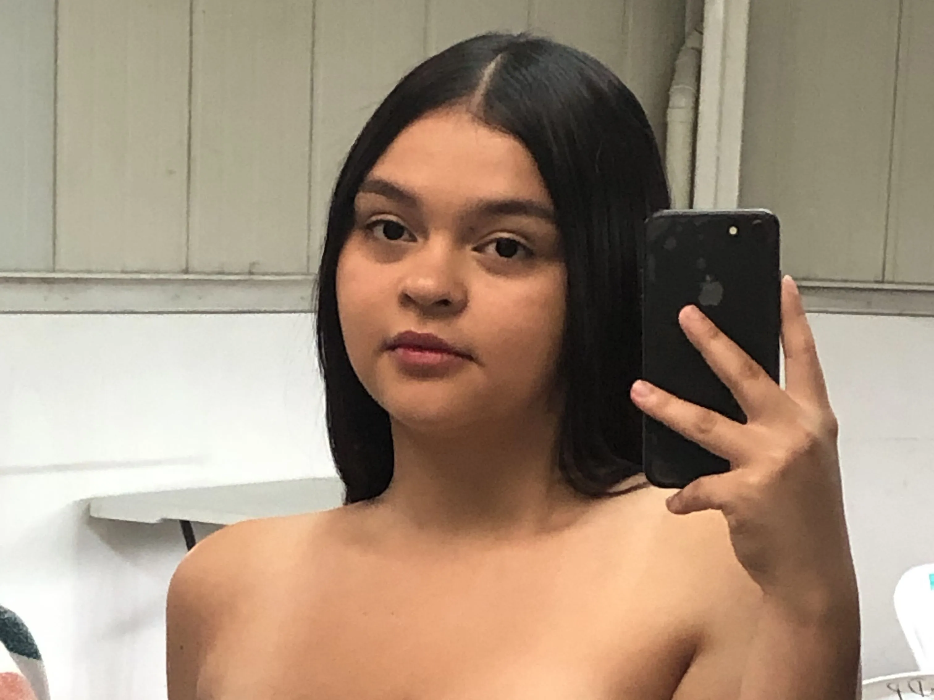 Live sex webcam photo for EmmaSweetD #5930688