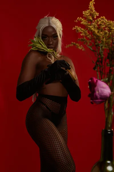 Live sex webcam photo for MiaKnox #6173900