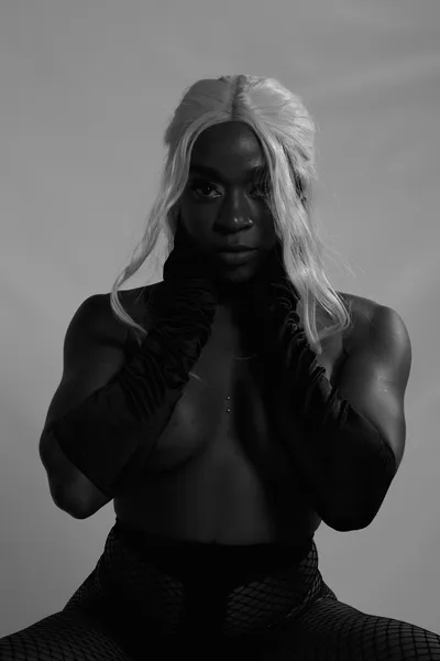 Live sex webcam photo for MiaKnox #6173891