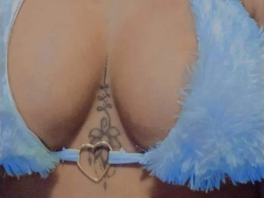 Live sex webcam photo for EmmaSmiithh #5933696