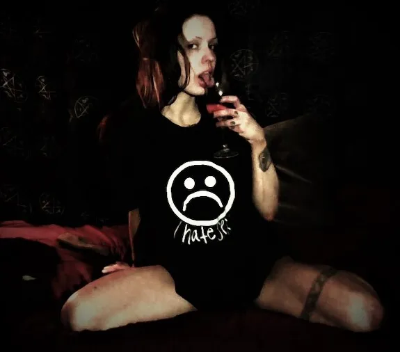 Live sex webcam photo for C0urtn3yL0v3 #6021487