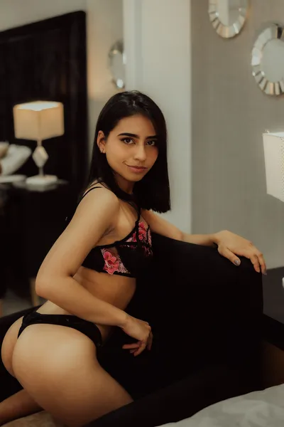 Live sex webcam photo for AdaraMillerr #6075783