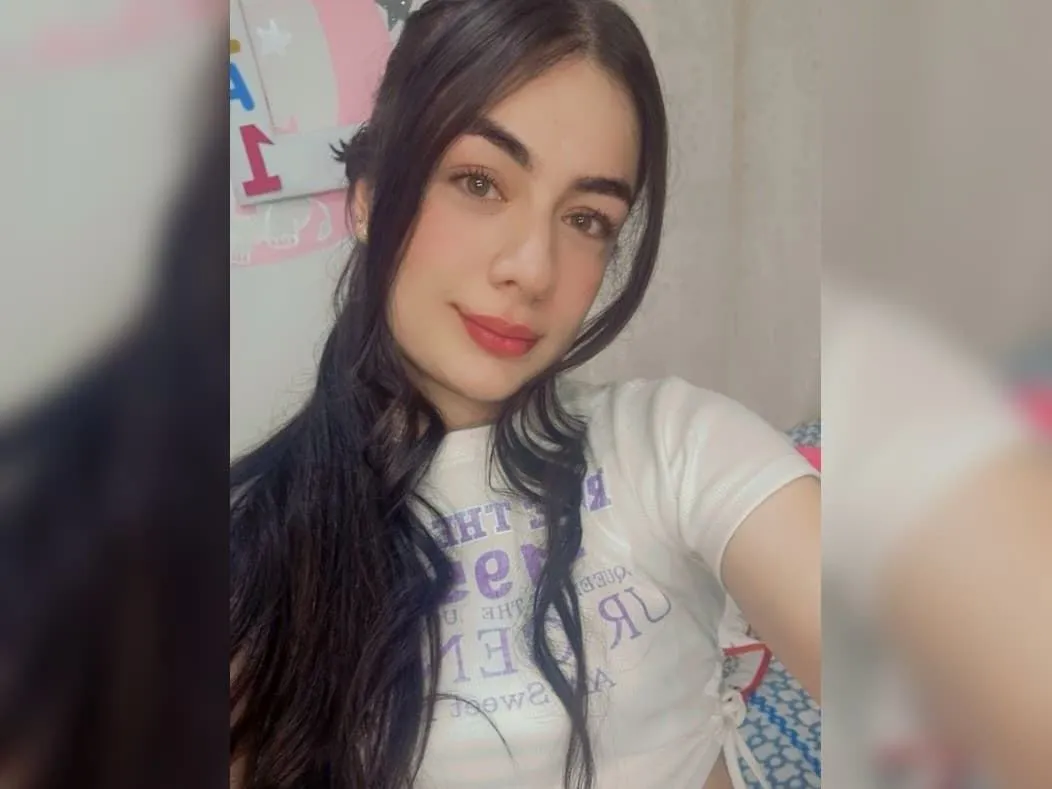 Live sex webcam photo for IsabellaHerrera #5929386